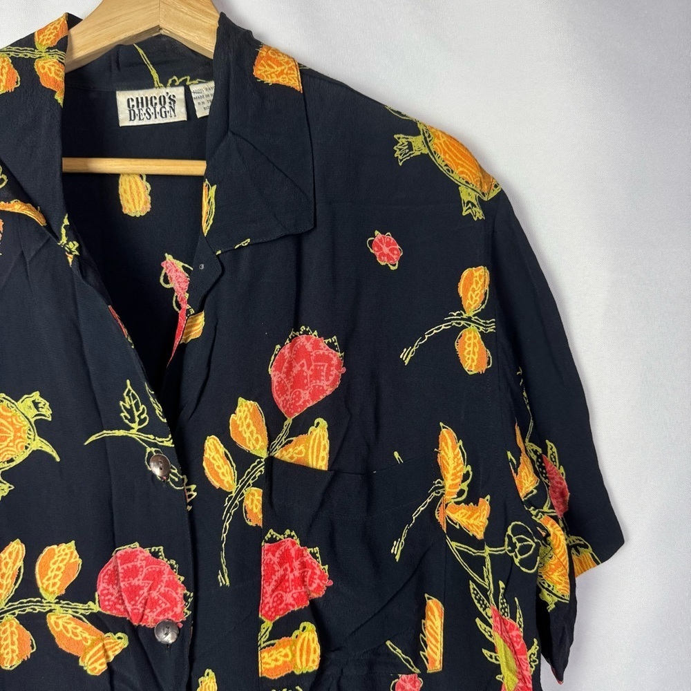 Vintage Chico's Black Tropical Printed Short Sleeve Button Down 1/S - Picture 3 of 4